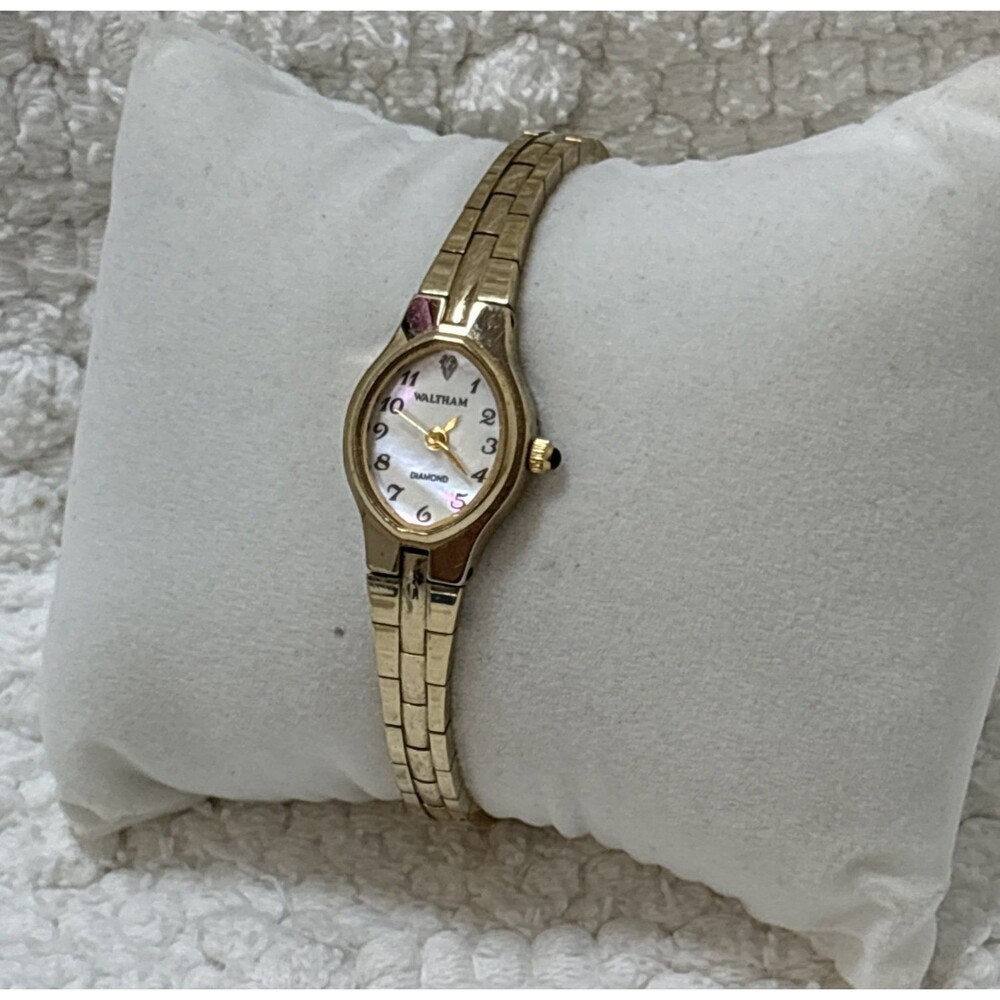WALTHAM Diamonds MOP Quartz Analog Women's Watch .25"  Fit 7.25" Vintage